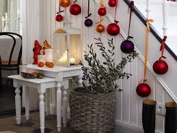 Permit always check away these! Decorate The Stairs For Christmas 38 Beautiful Ideas To Spruce The Holiday Season