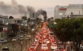 Maybe you would like to learn more about one of these? Fotos E Videos Mostram Transito Parado Apos Incendio De Carro Em Manaus