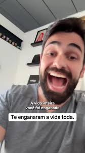 Aqui na internet parece que ninguém nunca acorda tarde, nunca falha na…