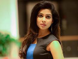 A man who assumes the role of an older. Satna Titus To Star In Mohanlal S Big Brother Malayalam Movie News Times Of India