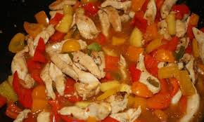 Recette Saute De Poulet Poivrons Et Ananas Food Caprese Salad Caprese