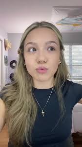 Cecily Collier's Instagram, Twitter & Facebook