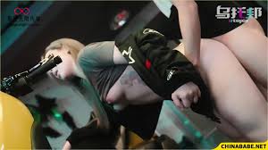 Lin Siyu offers tender acupoint for heavy motorcycle