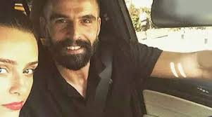 Adanalı ve sıla dizileri ile şöhreti yakalayan mehmet akif alakurt 'un son hali hayranlarını şoke etti. Mehmet Akif Alakurt Un Son Halini Gorenler Taniyamadi Magazin Haberleri