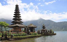 Dalam setahun wisman yang datang ke bali. Daftar 4 Kampus Pariwisata Terbaik Di Bali Universitas123 Platform Informasi Beasiswa Dalam Dan Luar Negeri Info Jurusan