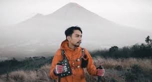 Gofar hilman telah membantah melakukan tindakan tersebut dan siap menempuh jalur hukum. Kasus Pelecehan Seksual Gofar Hilman Trending Fiersa Besari Kuatkan Korban