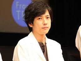 二宮和也 入所日：1996年6月19日 1983年6月17日生まれ、東京都葛飾区出身。「ニノ」の愛称で親しまれている。舞台に初出演したのは1997年7月の『stand by me』。 Xhuveuj Poqonm