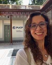 Hola! Soy Patricia Fuertes y los invito a participar de un nuevo EN VIVO  este miércoles 29 de julio a las 20 hrs de Peru!!! Para saber más sobre la  voz cantada!!! #