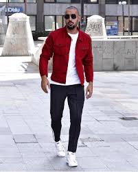 The Red Jeans Jacket Is Really A Eyecatcher What Do You Think Of This Look Guys Luigi Lauro Red Jeans Men Red Denim Jacket Red Outfit Casual