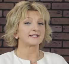 ✨ Your Morning Sets Your Skin's Tone ✨ Let's talk about something powerful:  The words you speak to yourself in the morning shape not just your day, but  your skin's response to