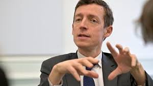 Fortes chaleurs : "Je souhaite que plus aucun examen ne se déroule l'après-midi", dit le ministre de l'Éducation nationale
