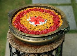 Flowers Arranged In Bowl Of Water Traditional Decoration For Auspiciousness Loved Pinned By Www Omved Pooja Rooms Diy Diwali Decorations Pooja Room Design