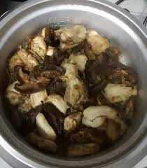 Untuk memasak yang anda perlukan. Cara Buat Nasi Ayam Cendawan Ala Claypot Dengan Rice Cooker 20 Minit Siap