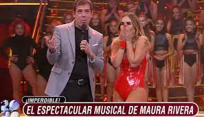 Es una bailarina y presentadora de televisión. La Divertida Reaccion De Maura Rivera Tras Su Presentacion En Rojo A La Que Mark Gonzalez No Llego A Verla