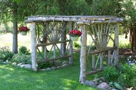 15 Diy Garten Dekoration Mit Baum Oder Protokolle Die Sie Gerne Haben Dekora Neue Dekoration Diy Gartendekoration Rustikale Pergola Gartendekoration