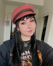 Cat grooming services and vet referrals needed