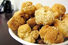 ⇒siapakan juga gula pasir halus, paling tidak 50 gram saja. Resep Onde Onde Ketawa Yang Renyah Dan Lezat