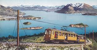 La ferrovia fu realizzata con trazione elettrica a corrente continua dalla società alioth di basilea, inaugurata il 1 giugno del 1911 e affidata alla società ferrovia stresa mottarone (fsm), presieduta dal conte gilberto borromeo arese. Storia Del Trenino Del Mottarone Lago Maggiore