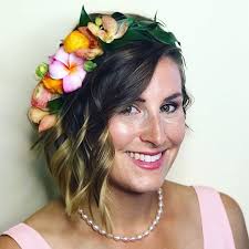 Feast your eyes on the timeless top knot. Wedding Hairstyles For Short Hair Maui Weddings And Hawaiian Hair Flowers Flower Crown Hairstyle Short Wedding Hair Hawaiian Hairstyles
