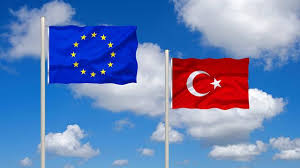 Türkiye, tıpkı bir asma gibi, düz akılla anlaşılmaz, pergele, cetvele gelmez, kendisine has bir kimliği vardır türkiye'nin, batmaz. Disisleri Turkiye Avrupa Nin Geleceginde De Anahtar Ulke Son Dakika Haberleri