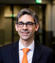 S p e a k e rs & P a ne lists