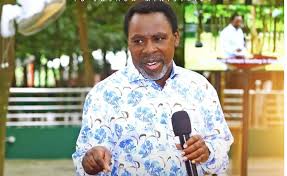 Prophet tb joshua died shortly after a church programme he led yesterday, he was aged 57. Ei09imyjqcypym