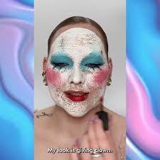 Heather Minks's Instagram, Twitter & Facebook