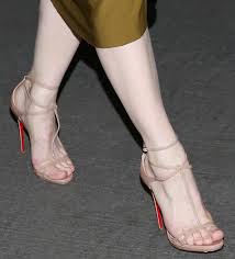 We have good news and bad news regarding the legs. 33 Tall Celebs With Big Feet Women Wearing Huge Shoes