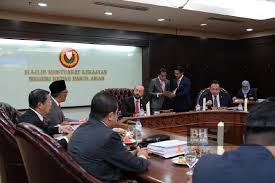 Menteri besar kedah, datuk seri mukhriz mahathir mengumumkan pelantikan 10 kerusi exco kerajaan negeri kedah pada hari ini. Mesyuarat Exco Kedah Jadi Tumpuan Hari Ini