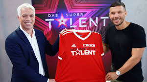 Podolski trifft doppelt bei debüt in japan. D1ccp Deixyd1m