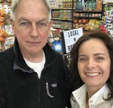 I'M ASKING FOR THE LAST TIME SHOULD I STILL STAY IN NCIS 😢