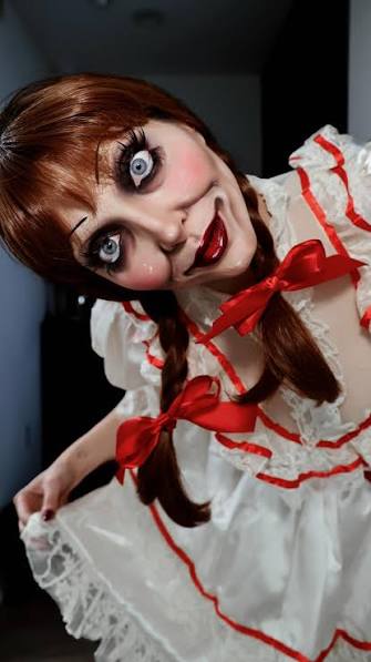 Happy October Eve from your favorite haunted doll 💁🏻‍♀️, ⠀⠀⠀⠀⠀⠀⠀⠀⠀,  Annabelle: the transformation, ⠀⠀⠀⠀⠀⠀⠀⠀⠀, Makeup:, @mehronmakeup paradise  makeup aq (black, white) & clown white lite, ...