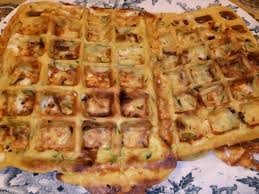 Gaufres Salees A La Courgette Feta Et Tomates Sechees Recettes Tomates Sechees Tomates Gaufres Salees