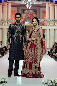 Colour combination for wedding reception. Indian Wedding Reception Matching Bride And Groom Dress Colour Combination Novocom Top