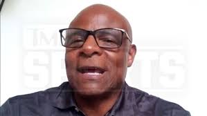 Warren Moon Calls Kyler's Contract Clause 'Embarrassing,' 'Slap In Face' To  Black QBs