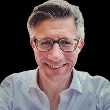 After several enriching and formative years in St.Gallen, I'm excited to  share that in May I started a new chapter at Roland Berger in Zurich,  joining the Transportation team