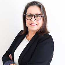 Veronica Potter's Instagram, Twitter & Facebook