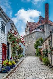 Old Town Streets Of Stavanger Norway Mostly Wooden Houses Vakre Steder Stavanger Natur