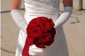 Ein schöner brautstrauß gehört zum perfekten brautstyling dazu! Brautstraussarten Welchen Brautstrauss Mochte Ich Ratgeber Tollekarten