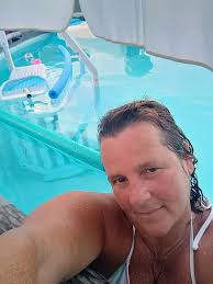 Currently holding at 101° NW Indiana, pools are starting to close and we  are just getting started 🙌🏽