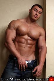 20 year old big muscle boy Lev Danovitz shows off his huge muscled body –  Dirty Boy Reviews