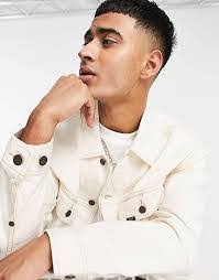 Lee Rider's Instagram, Twitter & Facebook