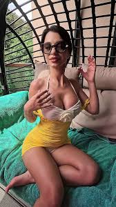 Anisyia Outdoors on the Terrace Full Neighbours View: Amateur Amateur Porn