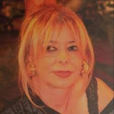 Santa Chiara, dolce, luminosa, pura. Auguri alla mia Chiaretta che sta  crescendo e diventando ogni anno più bella. E auguri a tutte le Chiara!