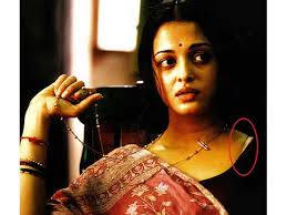 Mistakes To Avoid While Wearing A Saree - Boldsky.com