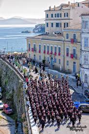 Είναι το περιβόητο σπάσιμο των. 10 Logoi Gia Na Zhsete To Pasxa Sthn Kerkyra Kerkyra