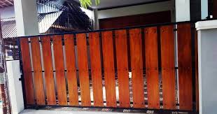 Ada motif mirip kayu namun harganya jauh lebih murah dibanding dengan harga pagar kayu kamper kayu merbau apalagi kayu ulin. 44 Pagar Minimalis Lisplang