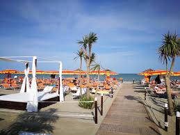 Forum viaggi compagnie aeree centro assistenza. Papeete Beach Milano Marittima La Festa In Spiaggia Angeli Pierre Official Page