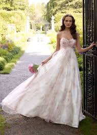 Most weddings are overflowing with flowers — and while traditional bridal bouquets are. Mon Traditional Wedding Dress Ideas For Ballsy Brides