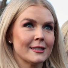 St. Louis native Jon Hamm jokes about hosting Brooklyn ball